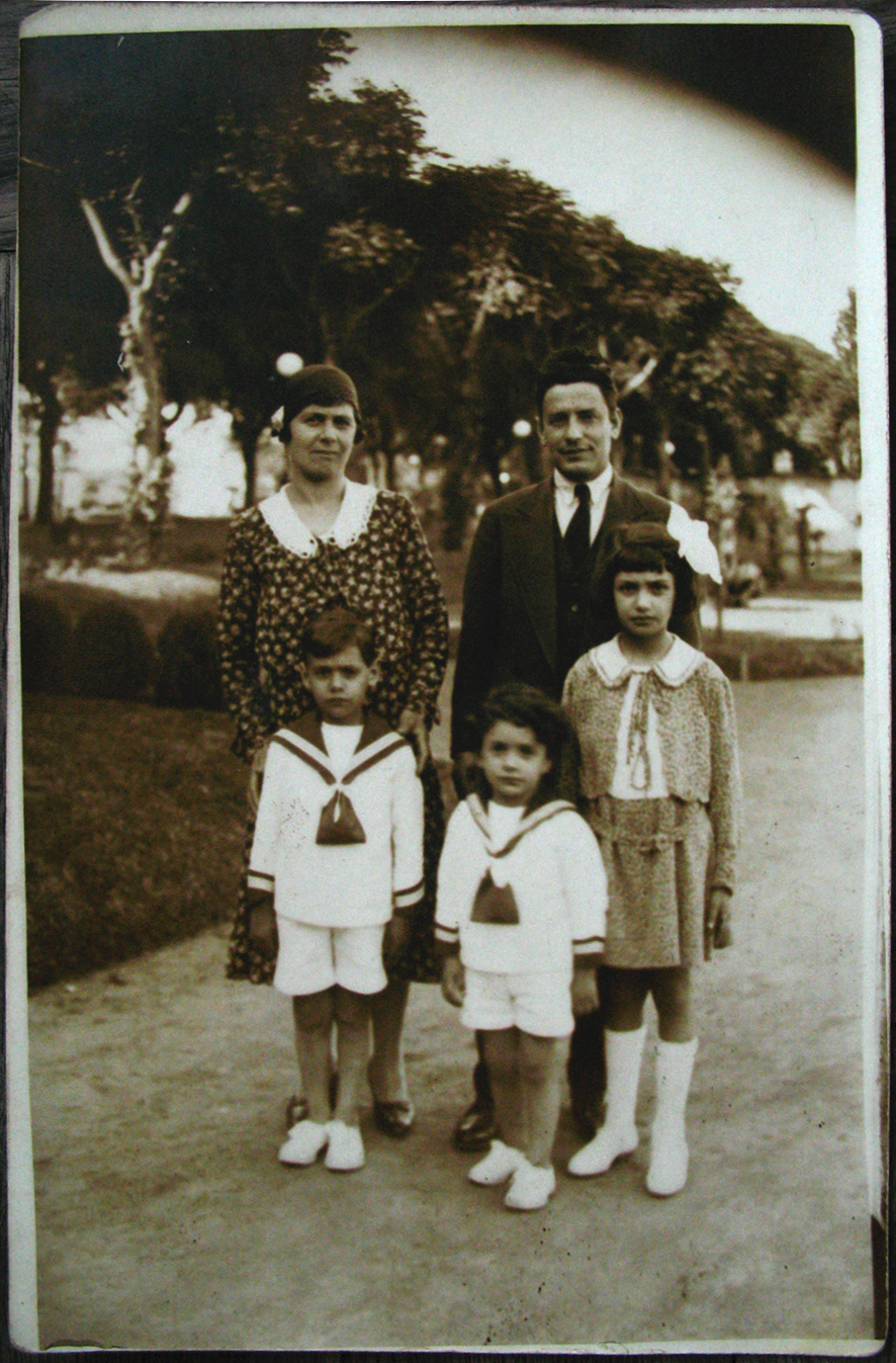 Francesco Siciliano y 3 hijos